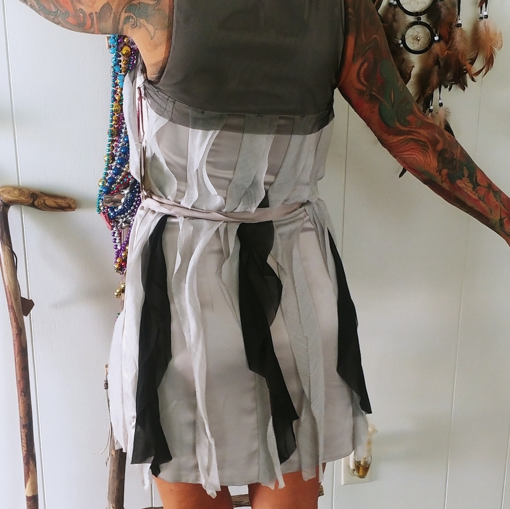 Flirty Fun Dress - Picture 4 of 10